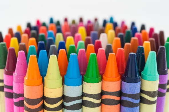 Recicla tus crayones viejos y crea cosas nuevas con tu microondas