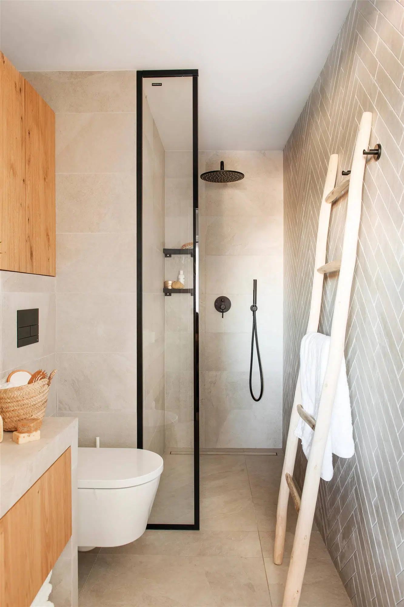 Diseños de baños pequeños modernos con ducha 