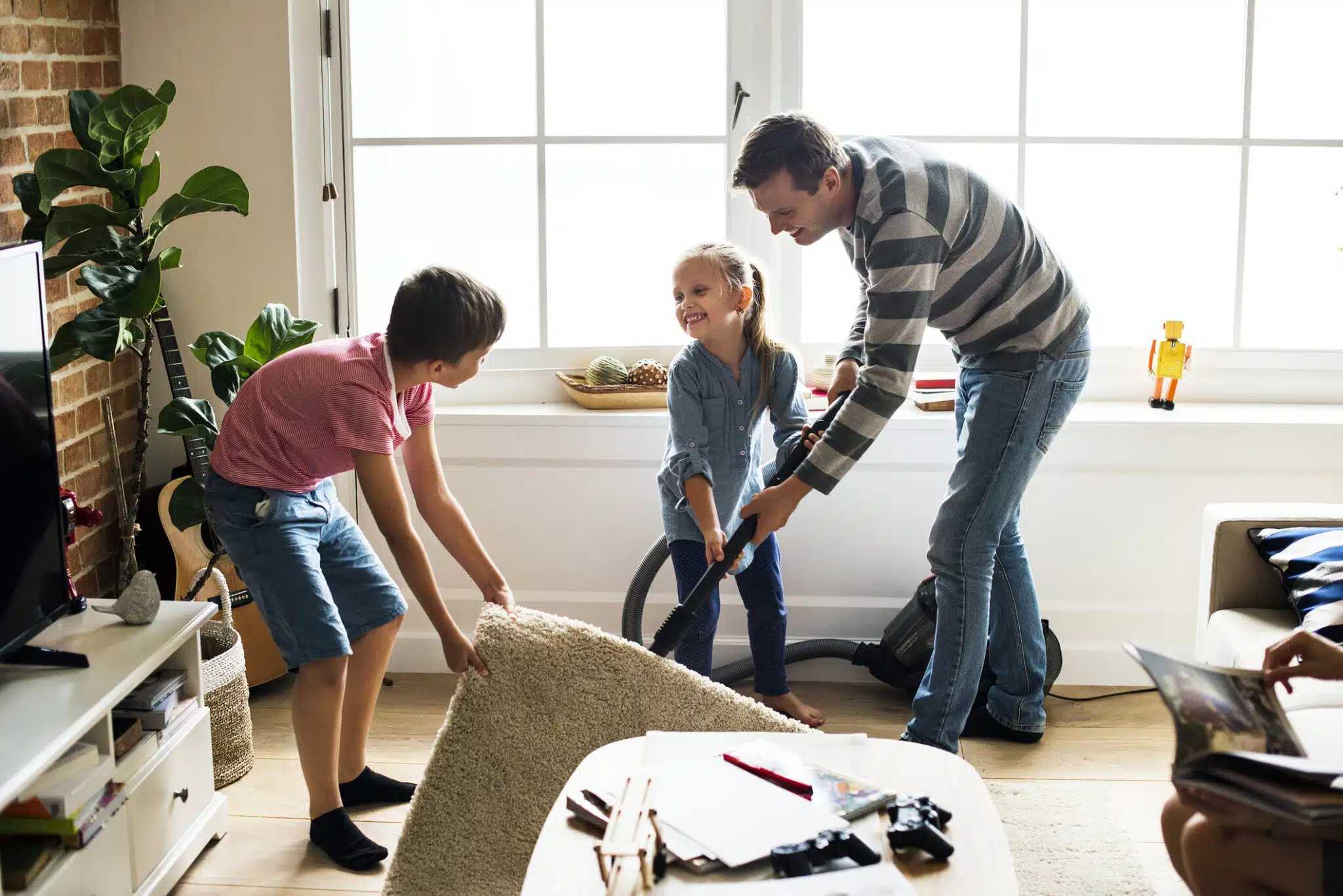 Limpieza del hogar en familia